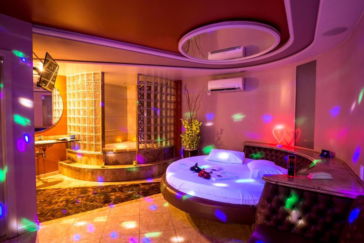 A2 Suites - Hotel E Motel Нуклео-Бандейранти Экстерьер фото